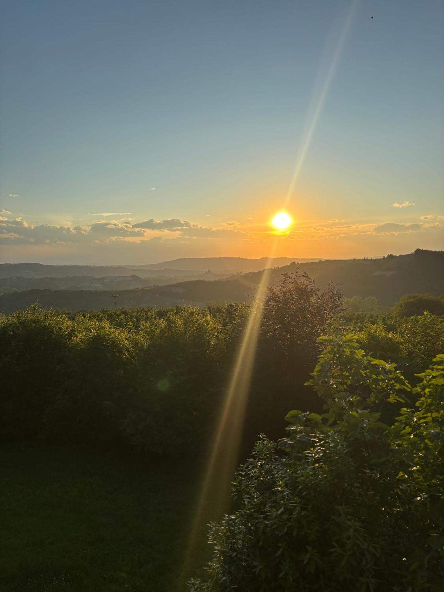 Villa Moglietta Host In Langhe Albaretto della Torre Exteriér fotografie